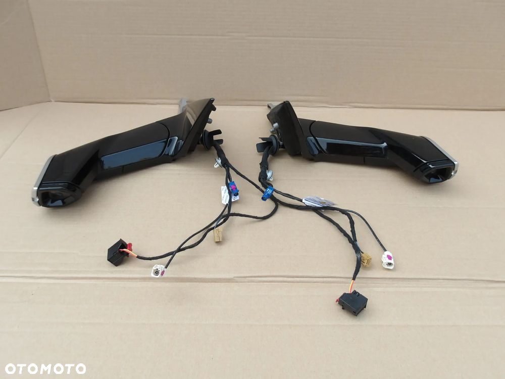 LUSTERKO AUDI E TRON 4KE857409C 4KE857410C - 2