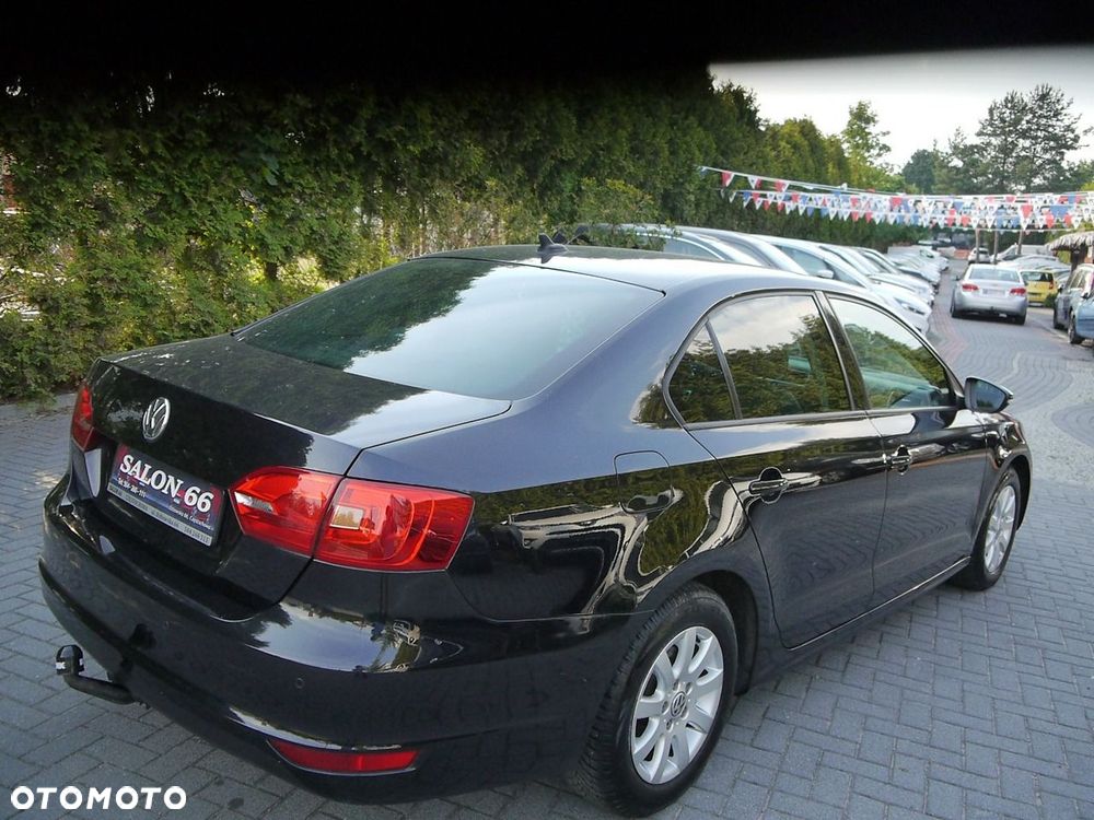 Volkswagen Jetta 1.6 TDI DSG Comfortline - 5