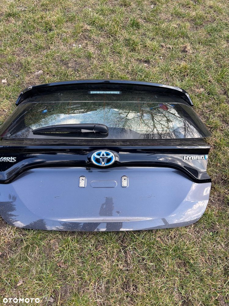 TOYOTA YARIS  IV 2020-26 TYLNA KLAPA 1G3 - 1
