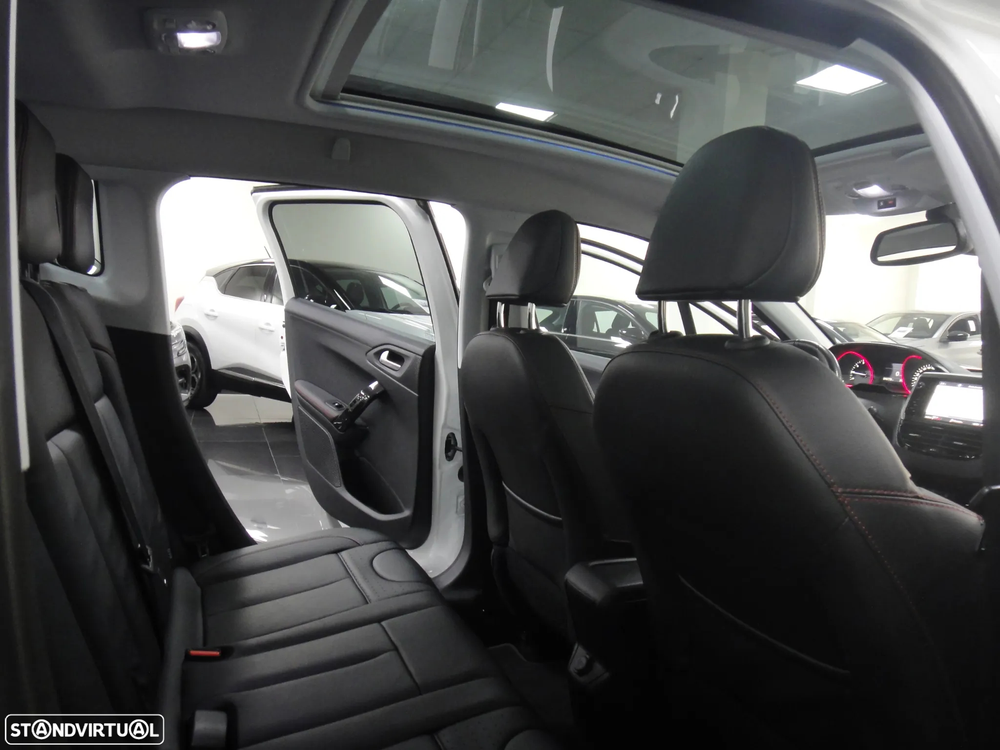 Peugeot 2008 1.2 PureTech GT Line EAT6 - 22