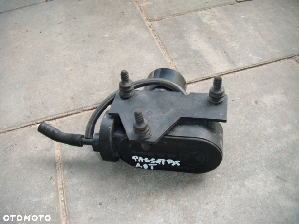 vw passat b5  1.8t  pompka tempomatu 811907325 - 1
