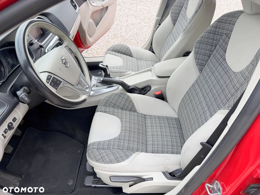 Volvo V40 T3 Drive-E Momentum - 7
