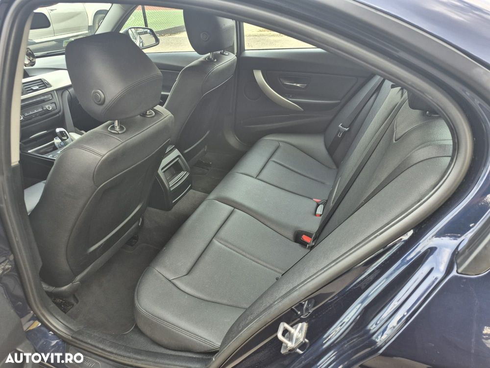 BMW Seria 3 318d Aut. - 10