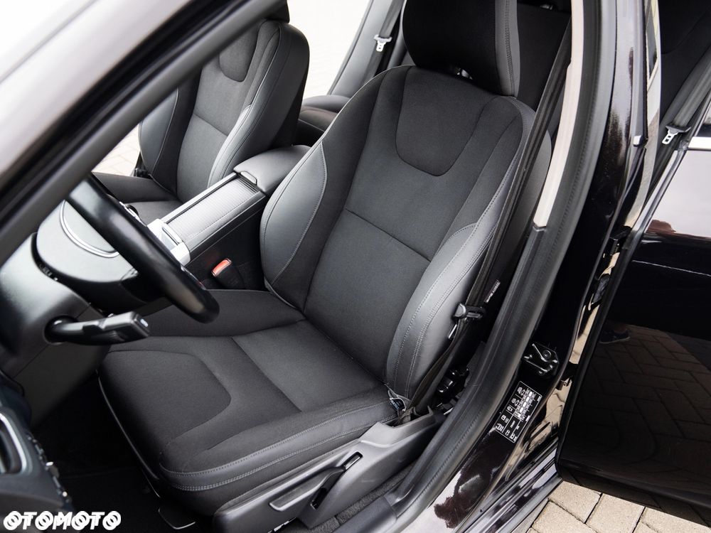 Volvo V60 D4 Momentum - 25
