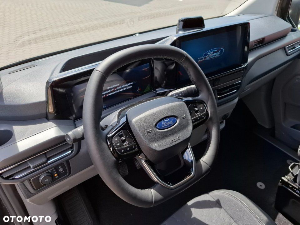 Ford Tourneo Custom - 9