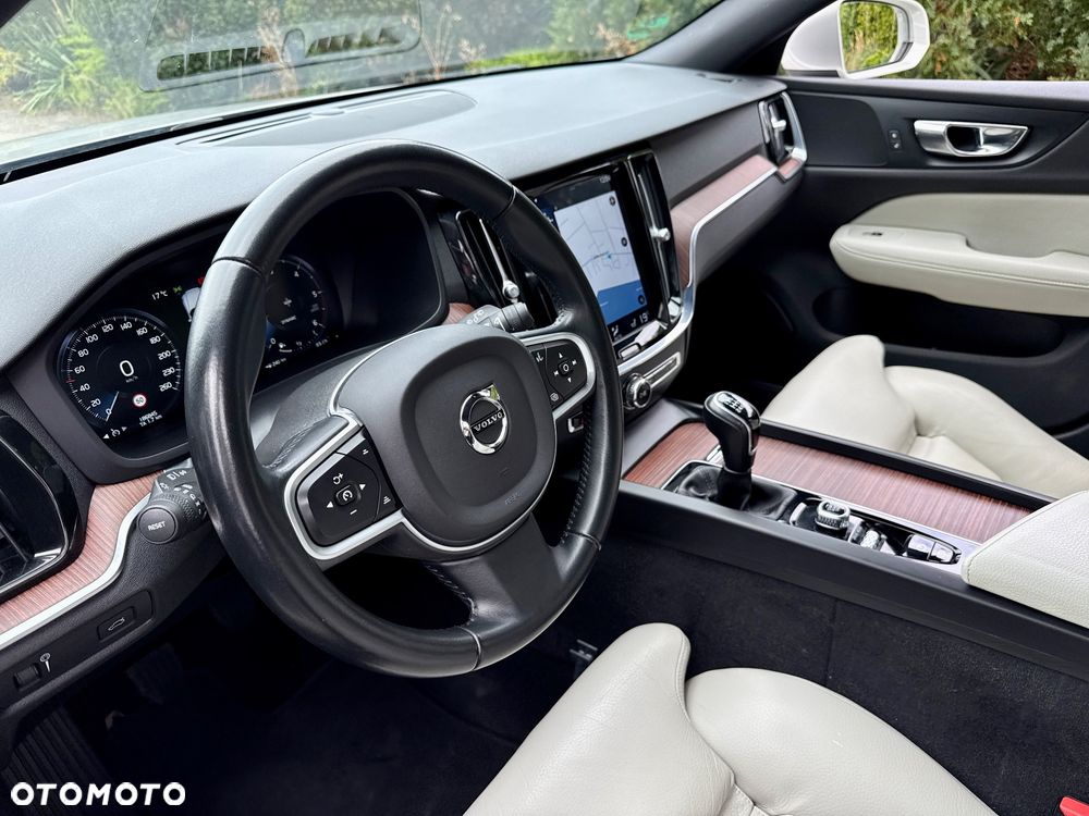 Volvo V60 D3 Summum - 11