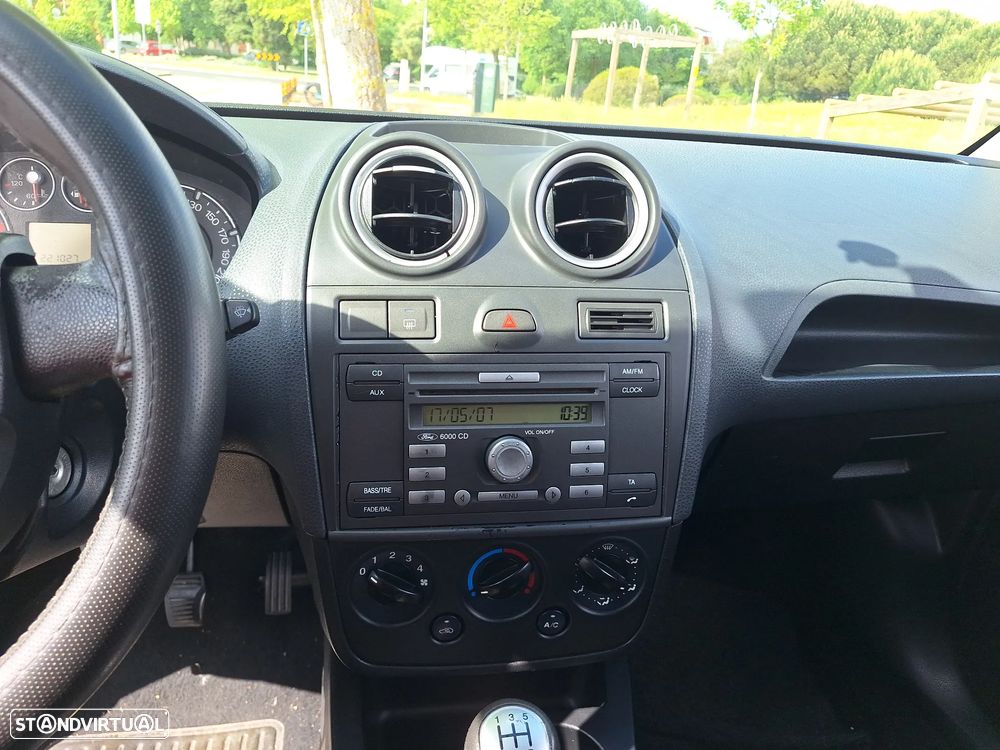 Ford Fiesta 1.4 TDCI Ghia - 2