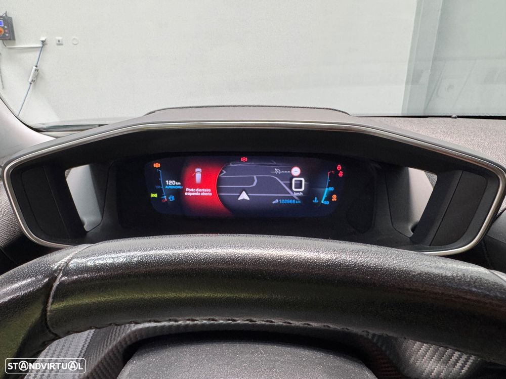 Peugeot 2008 1.2 PureTech Allure - 28