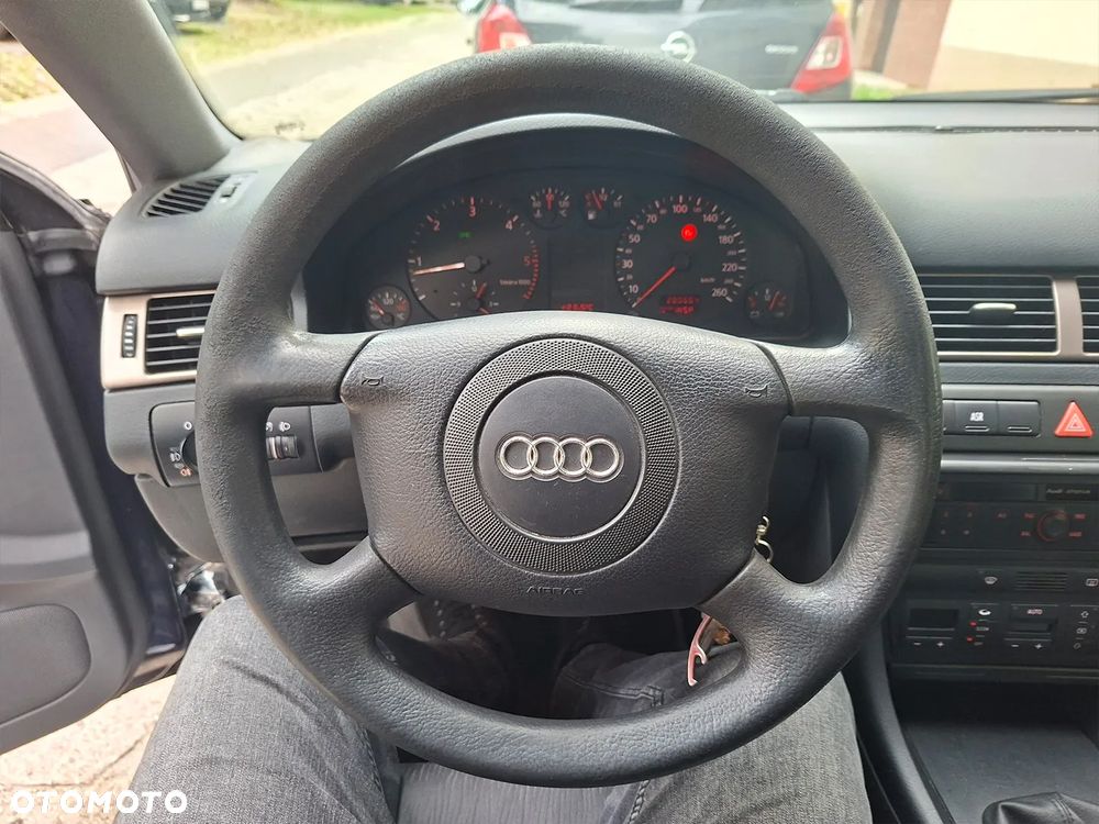 Audi A6 Limousine 2.5 TDI - 19