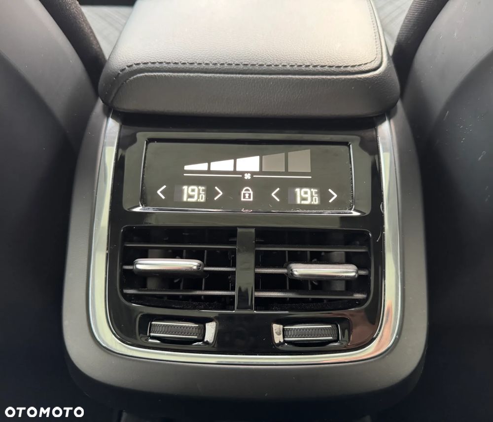 Volvo V60 B4 D Momentum Pro - 28