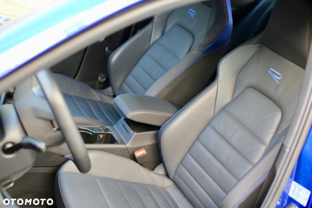 Volkswagen Golf - 11