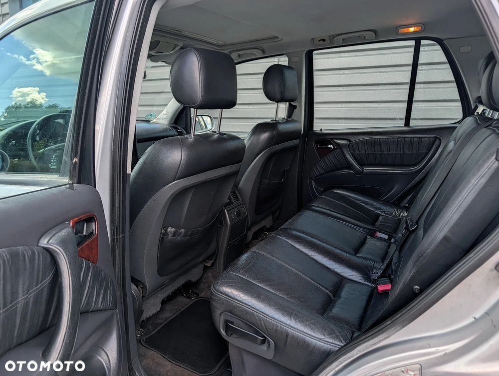 Mercedes-Benz ML - 8