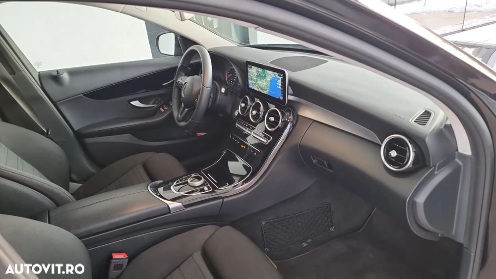 Mercedes-Benz C - 21