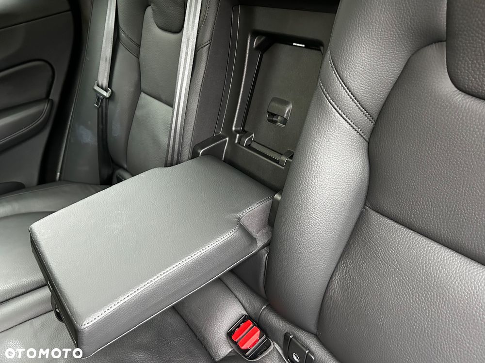 Volvo XC 60 T8 AWD Recharge Geartronic RDesign - 15