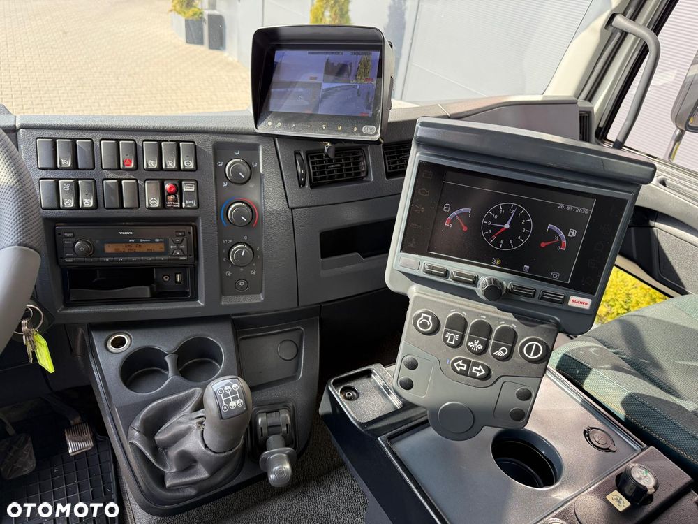 Volvo FL 15.250 Euro 6 // zamiatarka JOHNSTON VT652 //  BUCHER // odkurzacz , polewaczka - 32