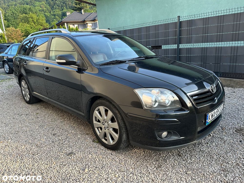 Toyota Avensis - 1
