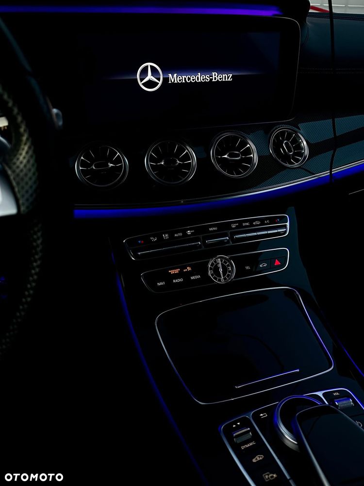 Mercedes-Benz Klasa E 220 d 4-Matic 9G-TRONIC - 18
