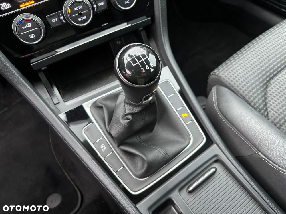 Volkswagen Golf 2.0 TDI (BlueMotion Technology) Highline - 34