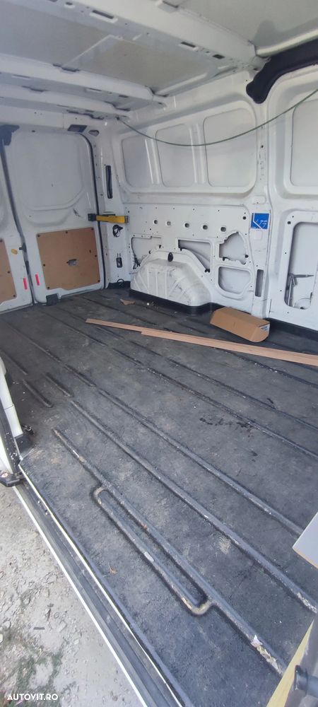 Ford Transit Custom - 13