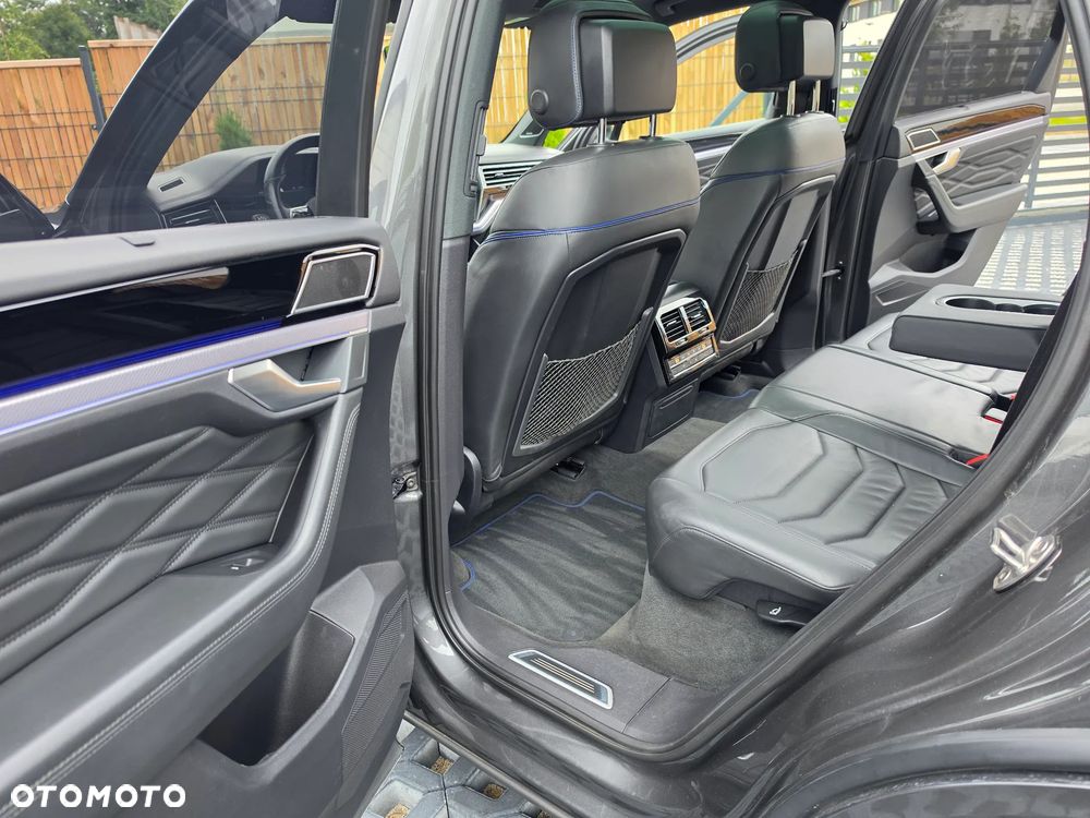 Volkswagen Touareg 3.0 V6 TFSI 4Motion R-Line - 26