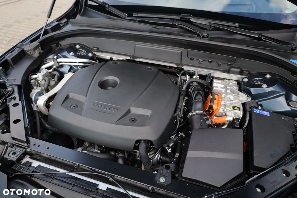 Volvo XC 60 T8 AWD Plus Dark - 34