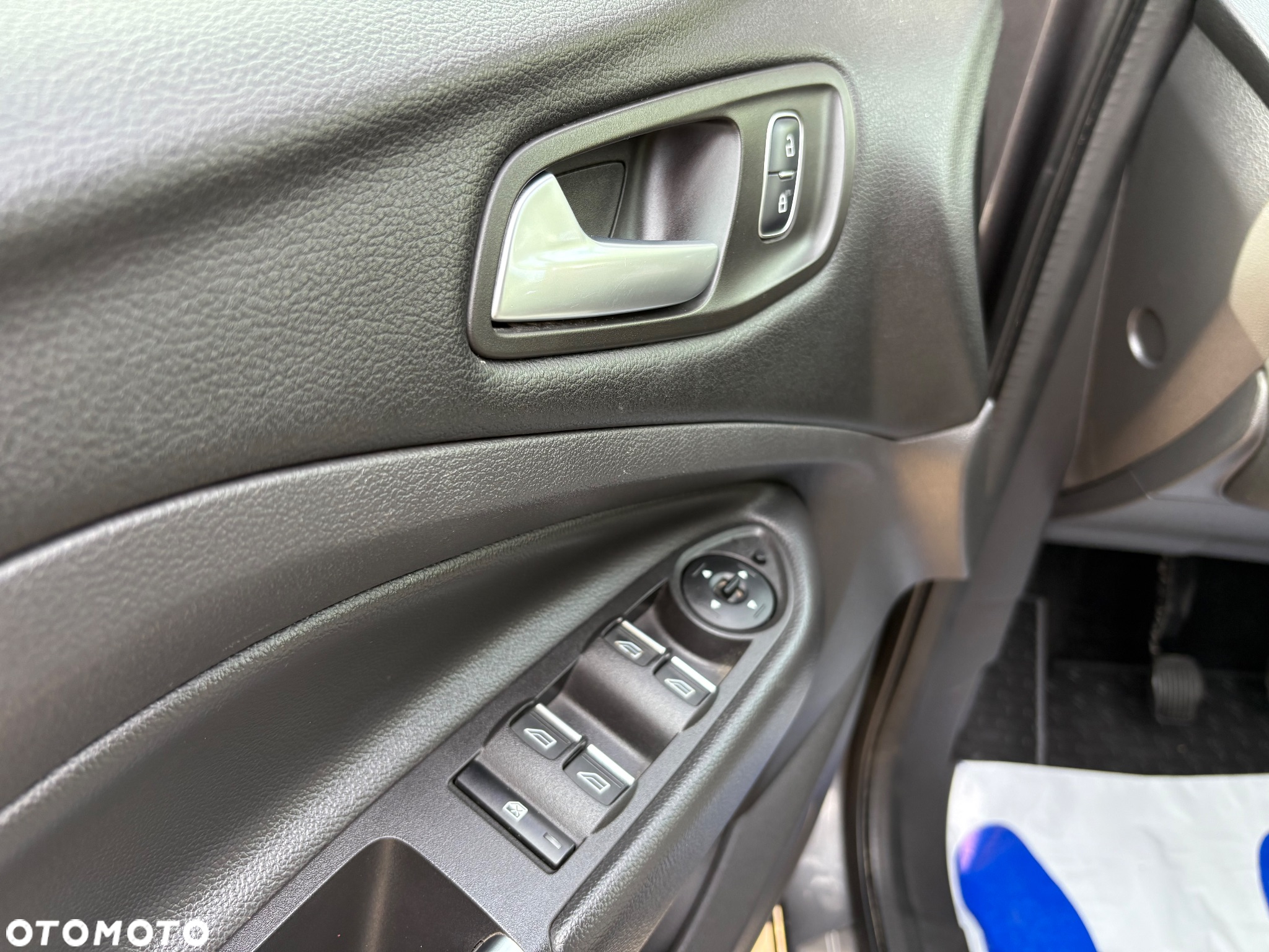 Ford Kuga 2.0 TDCi 2x4 Titanium - 13