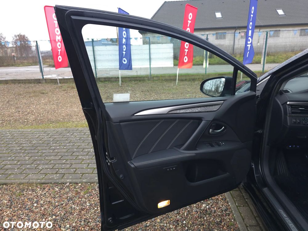 Toyota Avensis 2.0 Prestige NAVI MS - 18