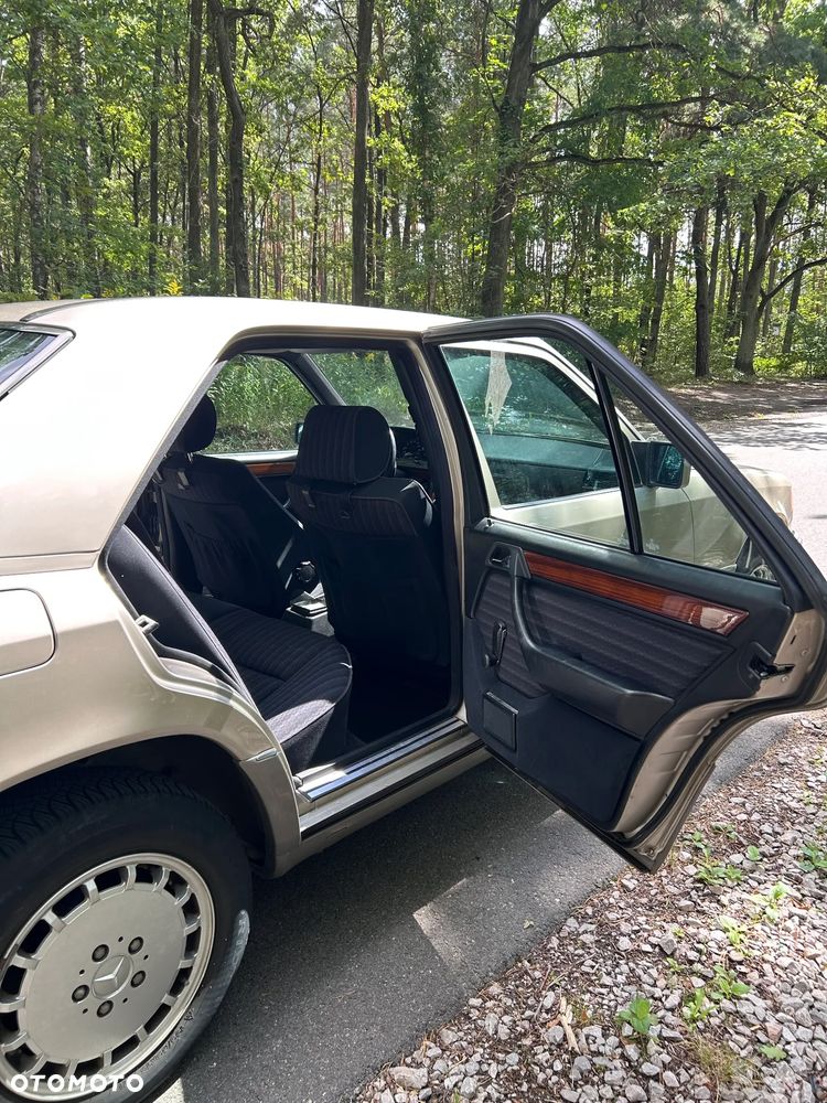 Mercedes-Benz W124 (1984-1993) - 20
