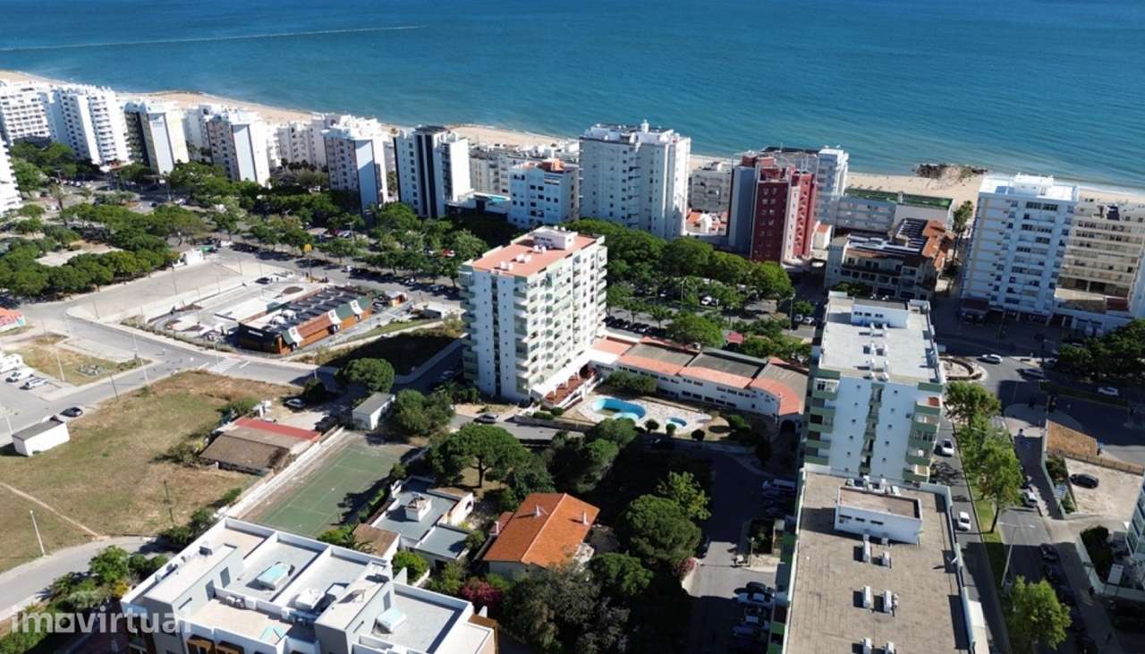 Terreno urbano com projeto aprovado, para venda em Quarteira, Algarve - Grande imagem: 3/6