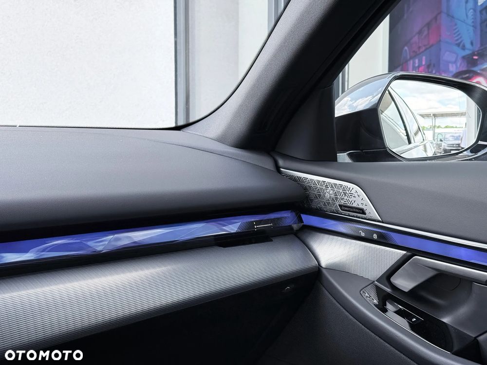 BMW Seria 5 520i - 20