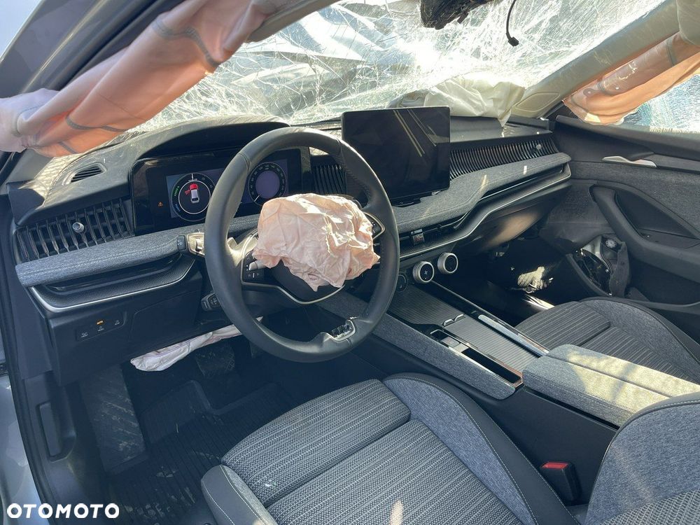 Skoda Superb 1.5 TSI Plug-in Hybrid Selection DSG - 9