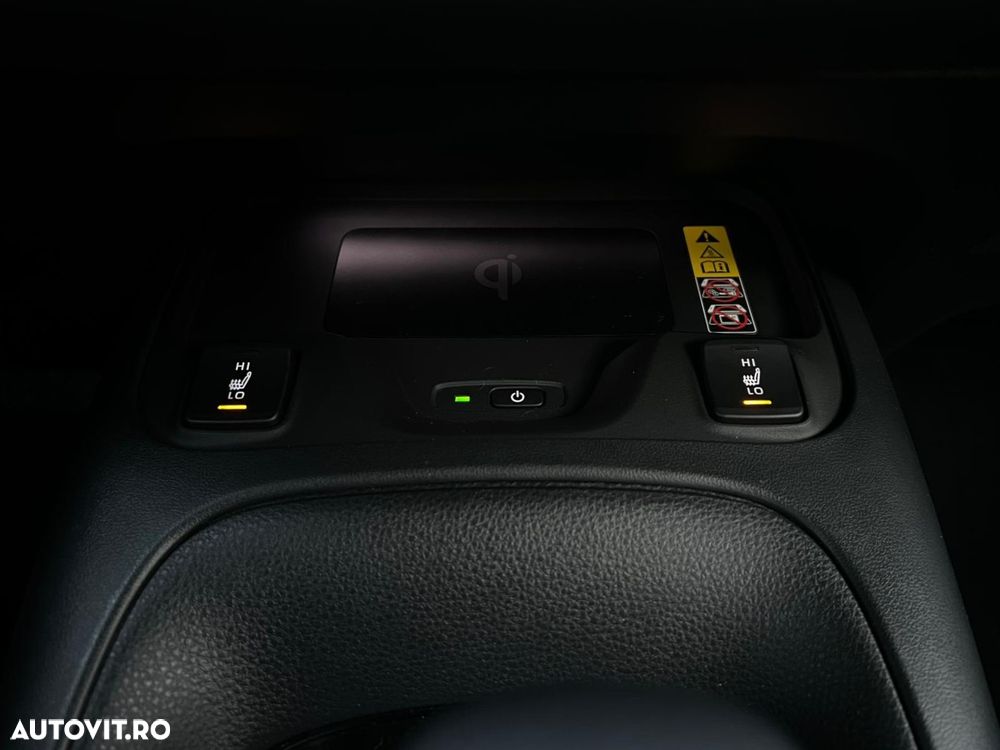 Toyota Corolla Sedan 1.8 HSD Dynamic - 17