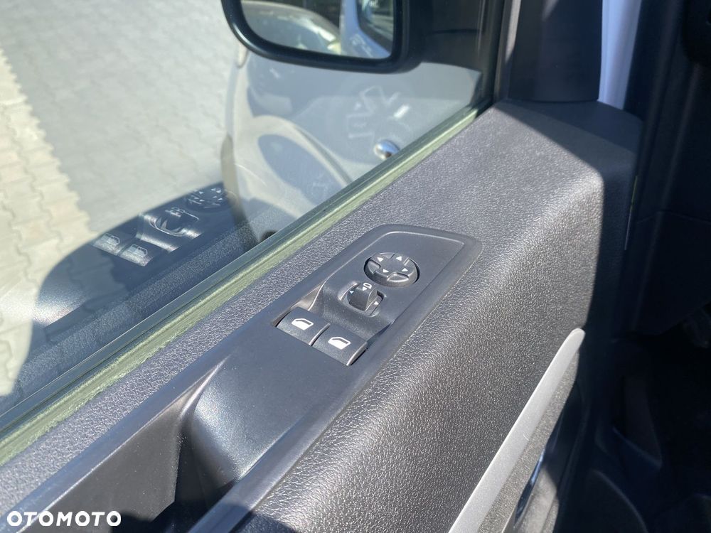 Opel Vivaro - 12