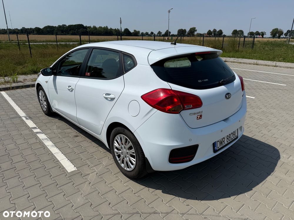 Kia Ceed - 9