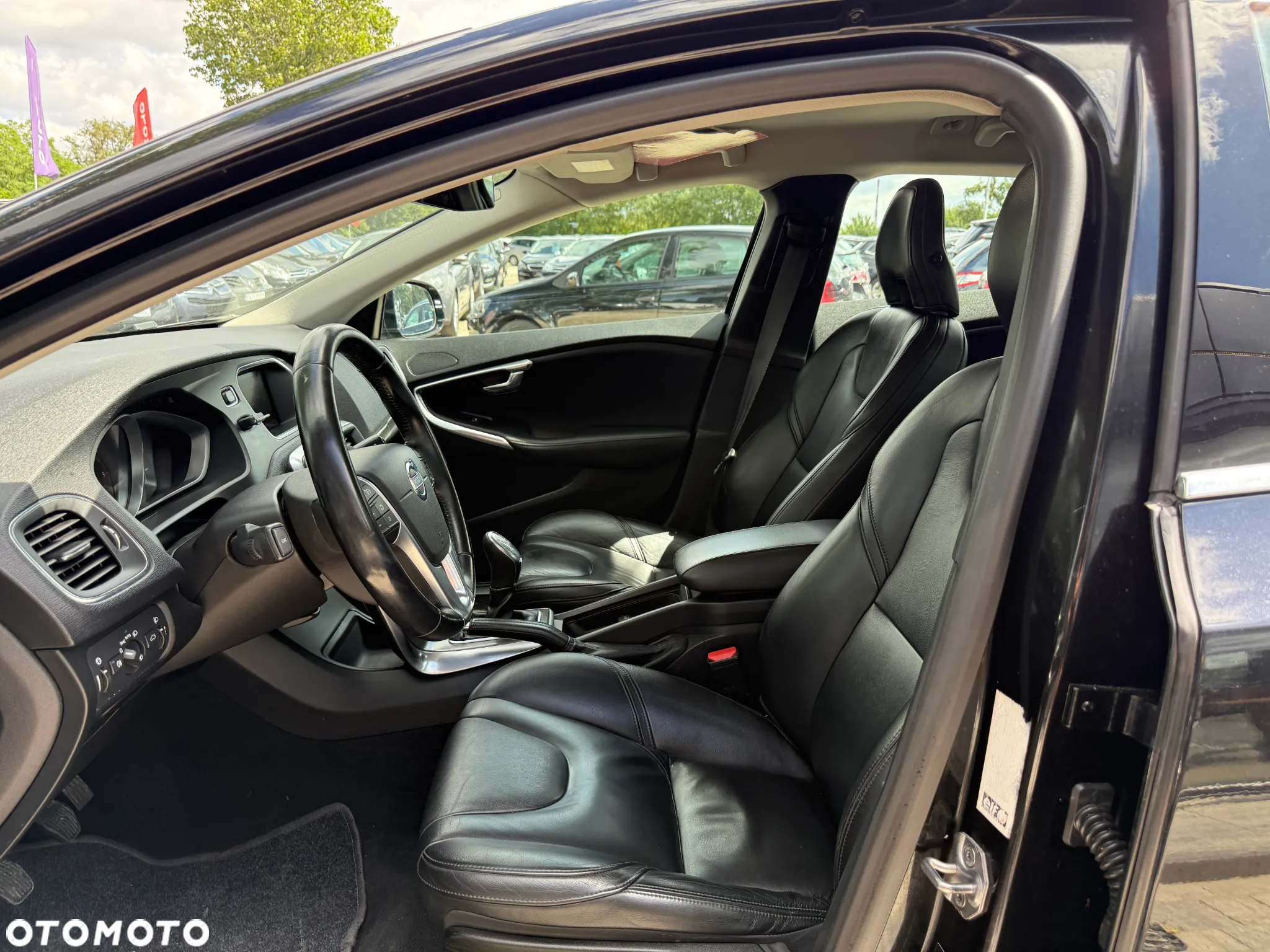 Volvo V40 D2 - 24