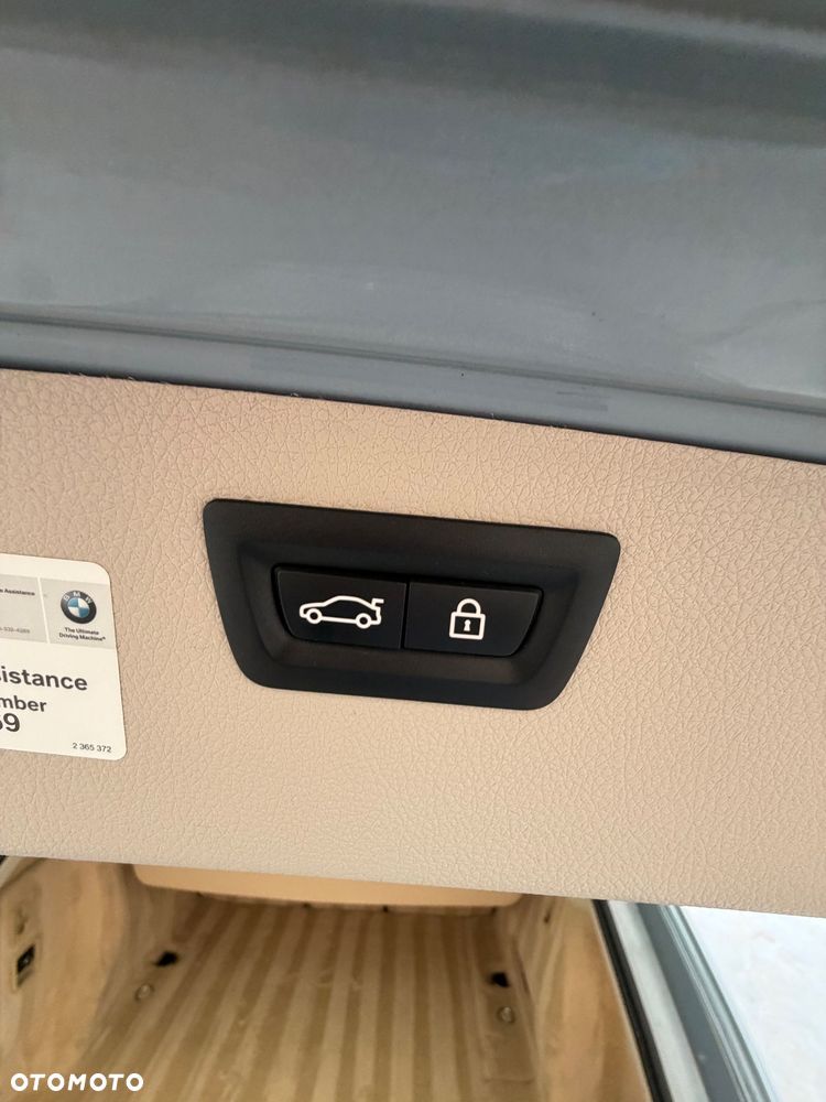 BMW Seria 3 328i xDrive Luxury Line - 32