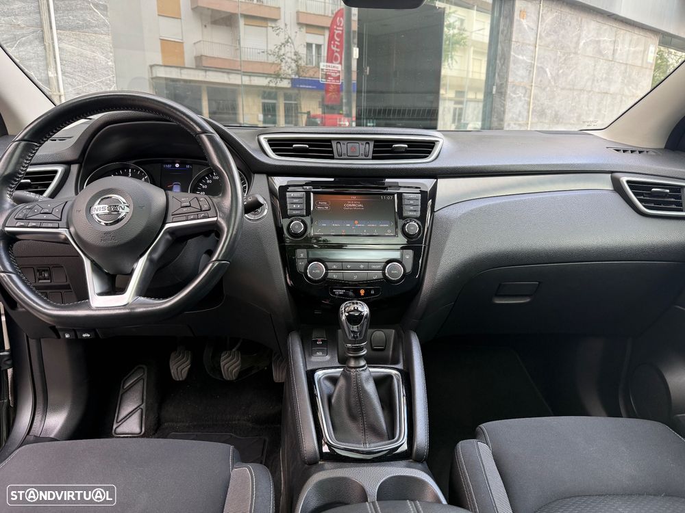 Nissan Qashqai 1.5 dCi N-Connecta J18+Led - 6
