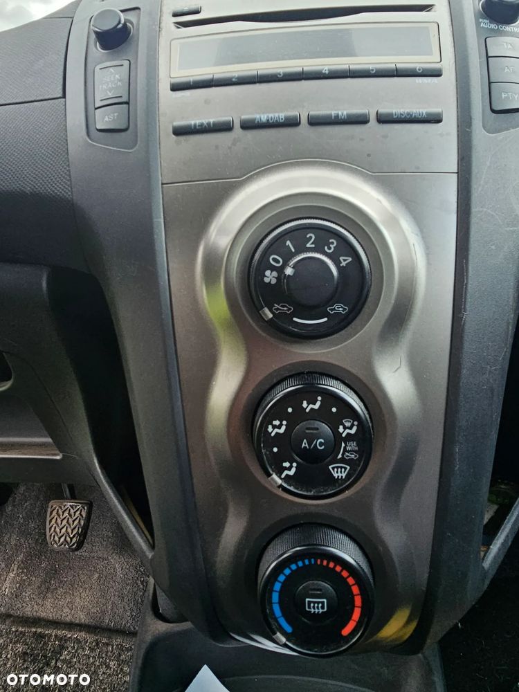 Toyota Yaris 1.0 Terra - 10