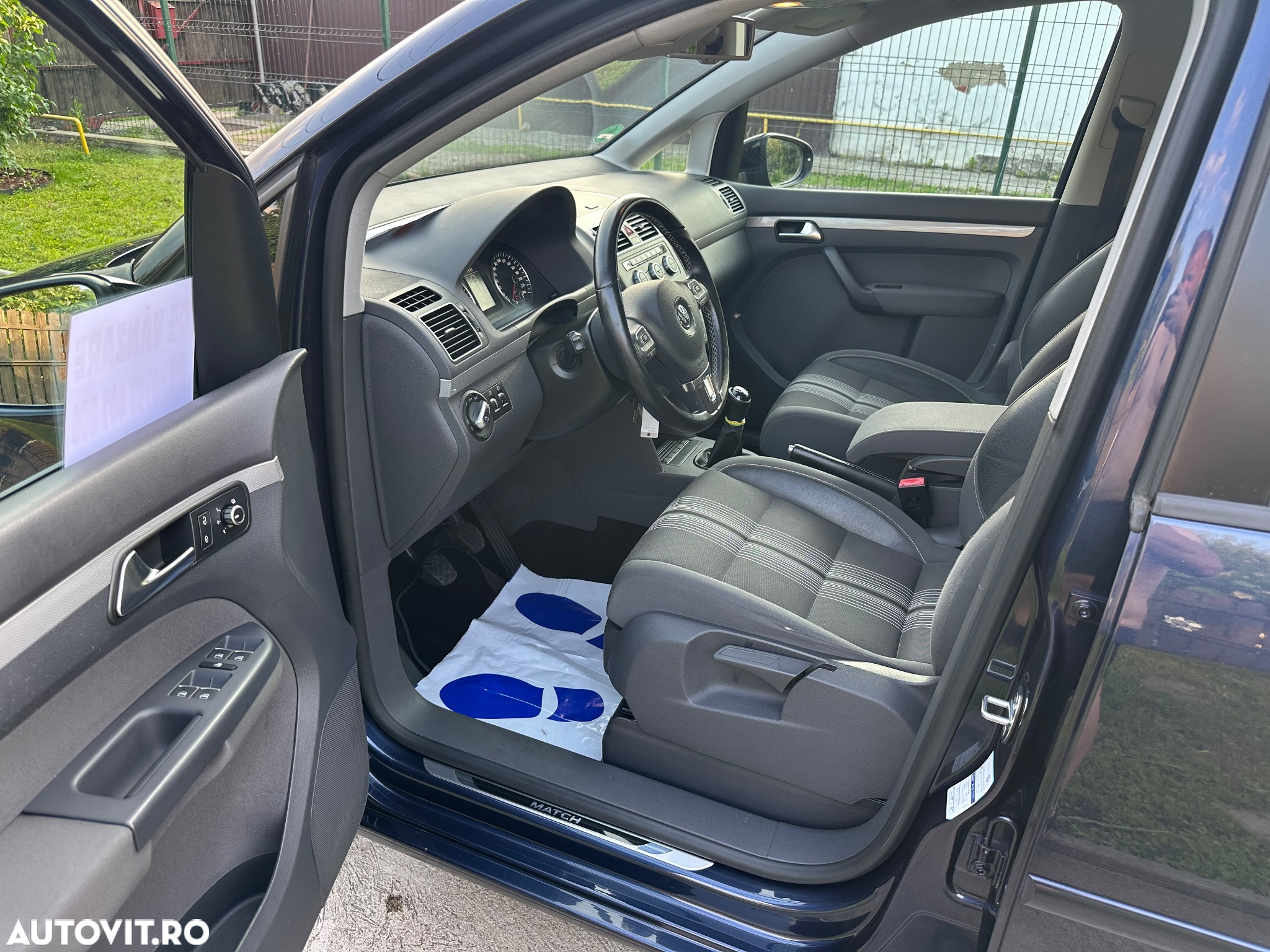 Volkswagen Touran 1.6 TDI DPF BlueMotion Technology MATCH - 10