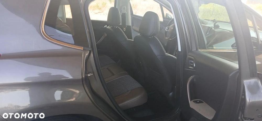 Peugeot 2008 - 10