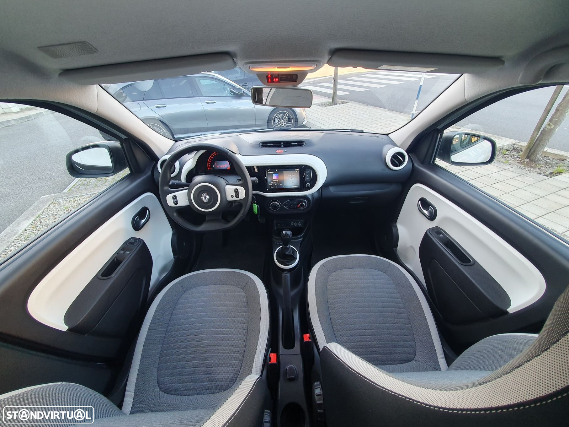 Renault Twingo 1.0 SCe Equilibre - 19