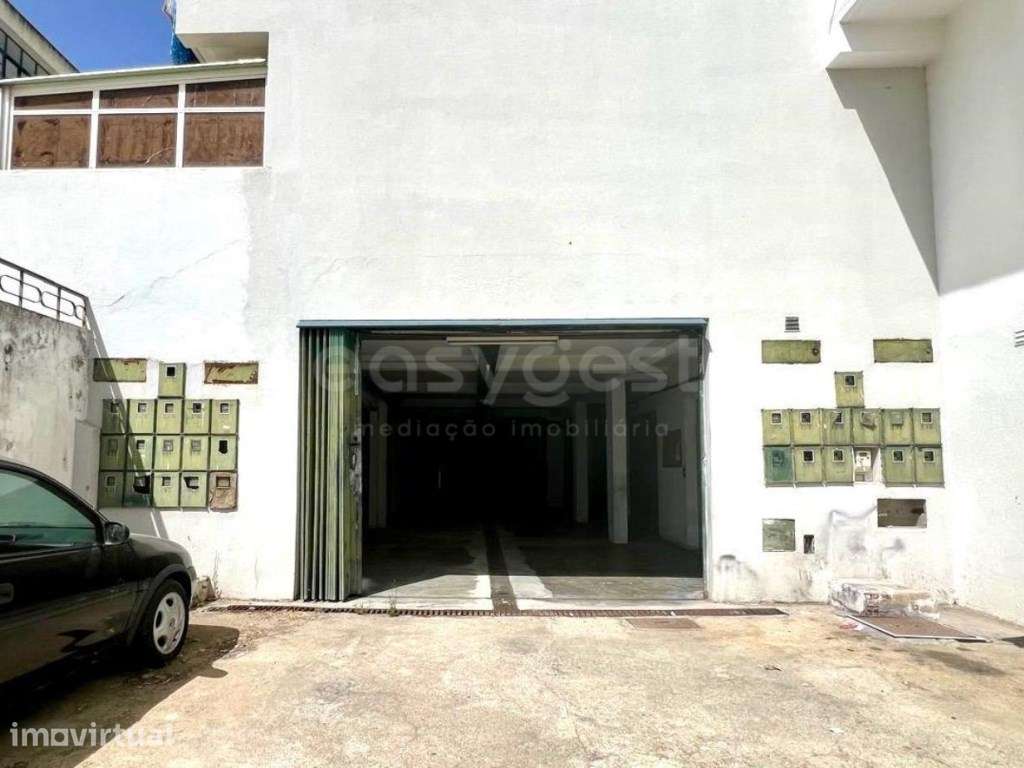 Garagem junto à Escola Secundária do Pinhal Novo - Grande imagem: 4/5