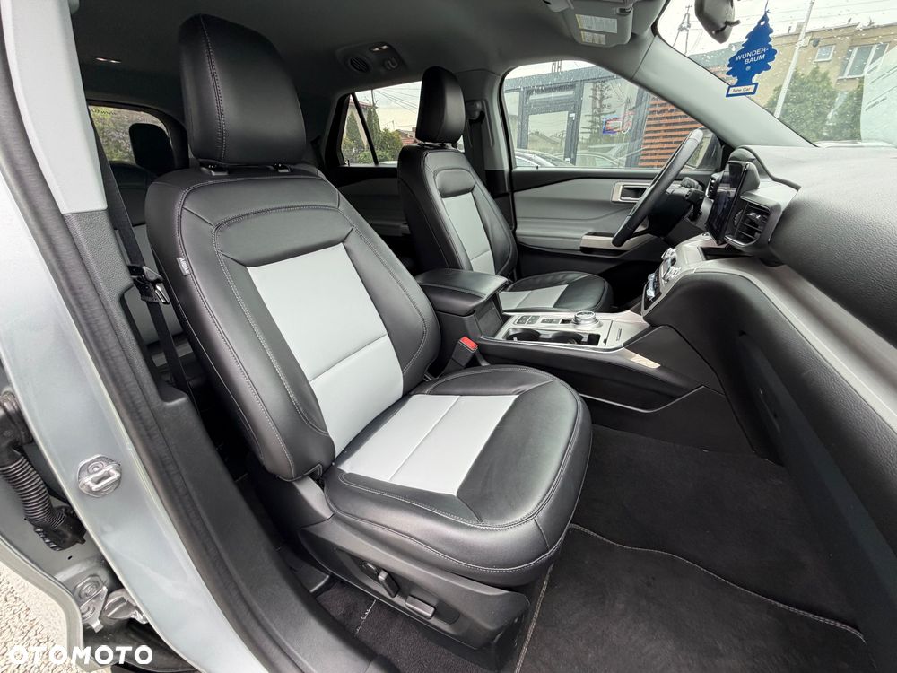 Ford Explorer - 37