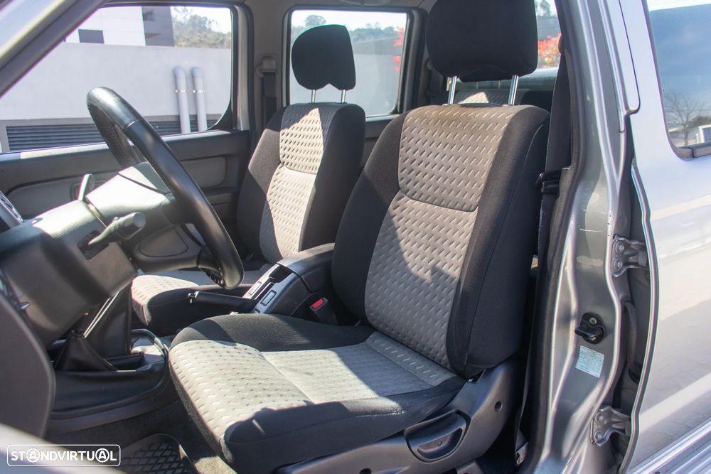 Nissan Navara 2.5 dCi CD Pilot - 14