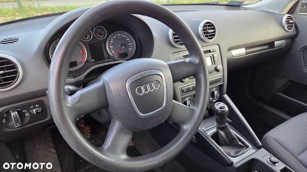 Audi A3 Sportback - 16