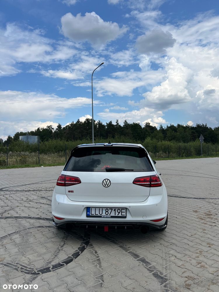 Volkswagen Golf - 7