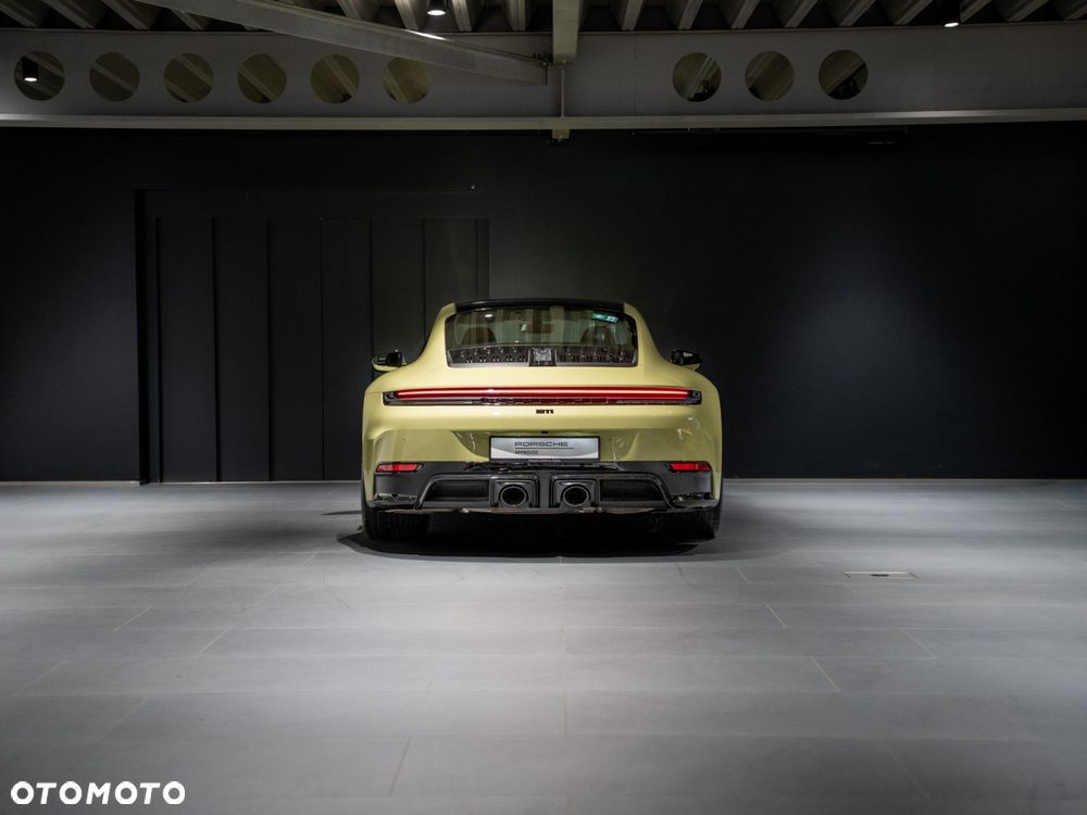Porsche 911 Carrera T-Hybrid 4 GTS - 4