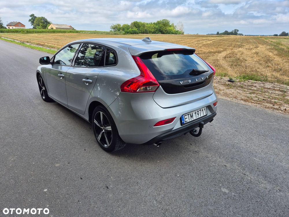Volvo V40 D3 Momentum - 6