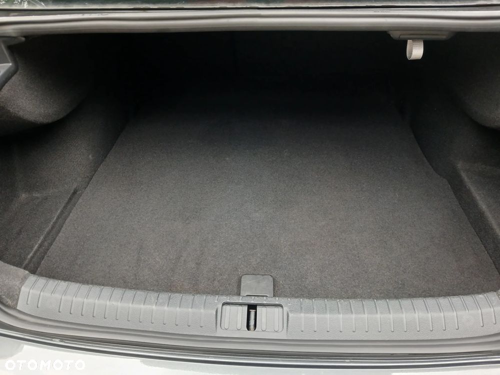 Volkswagen Passat 1.4 TSI BMT Trendline - 33