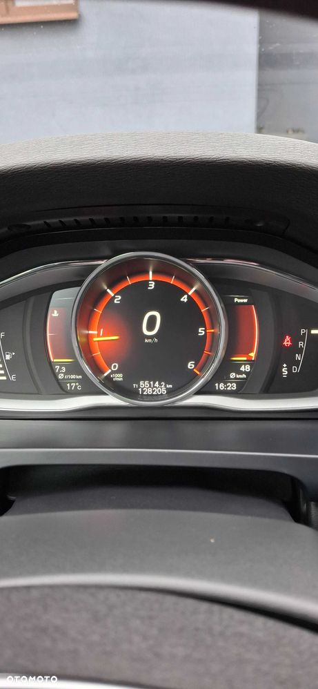 Volvo V60 Cross Country - 6